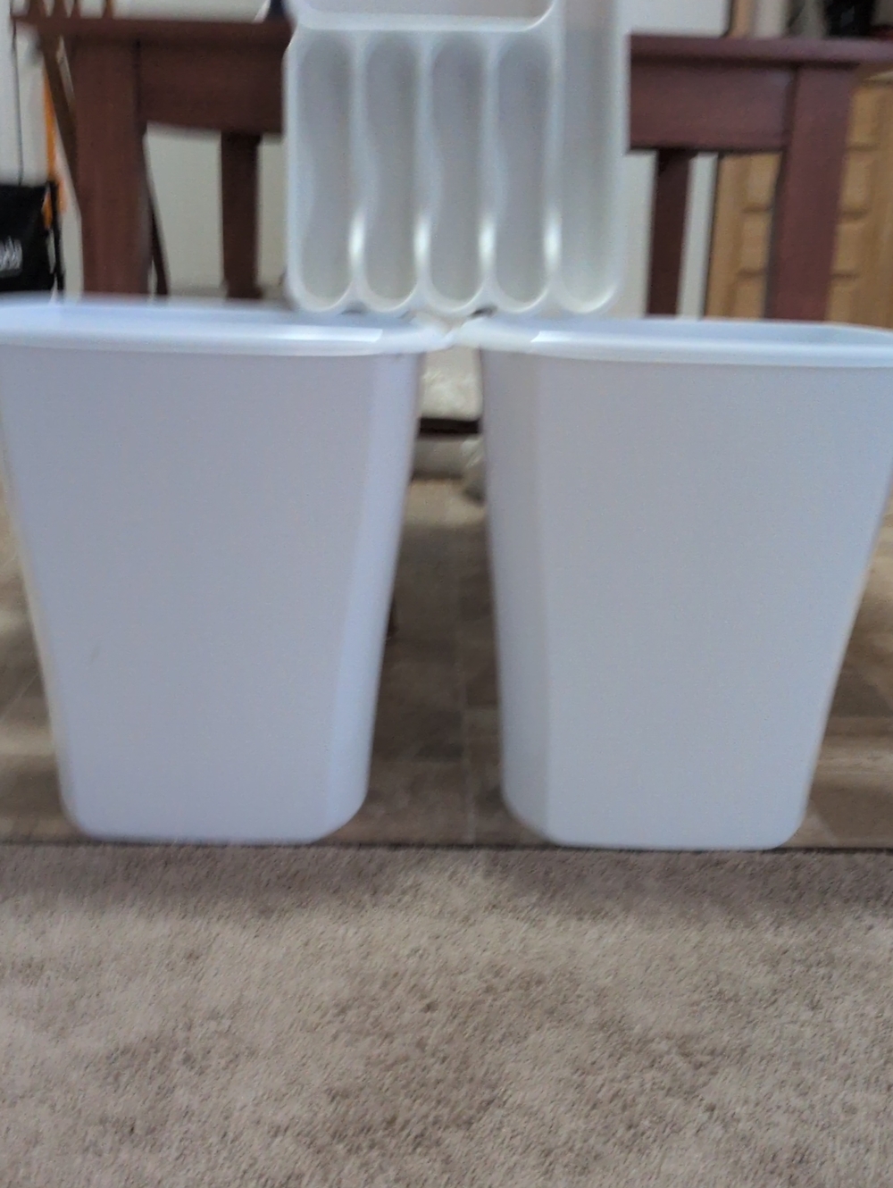 Sterilite NWT 2 White 10 Gallon Garbage Cans with Handles. LG Silverware Tray